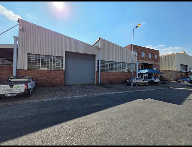 1,487M² WAREHOUSE FOR SALE IN BOOYSENS RESERVE